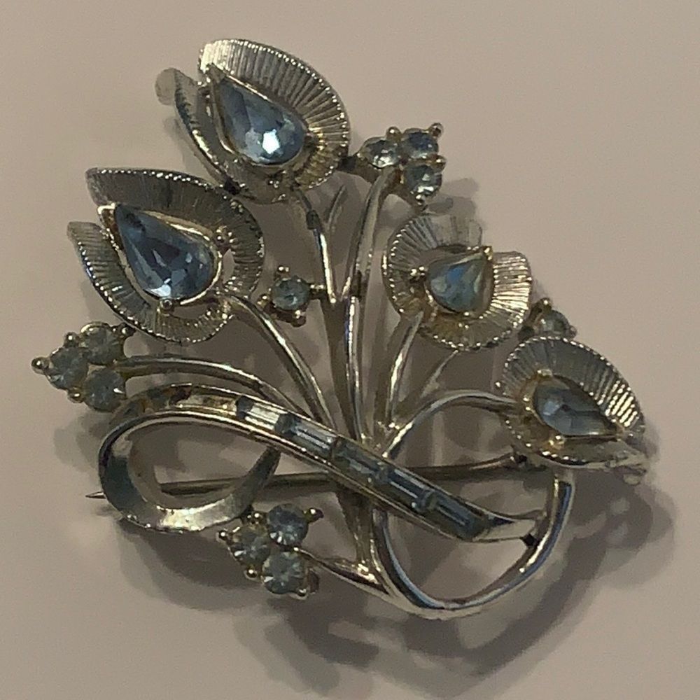 Vintage Silver Blue Stone Brooch‎